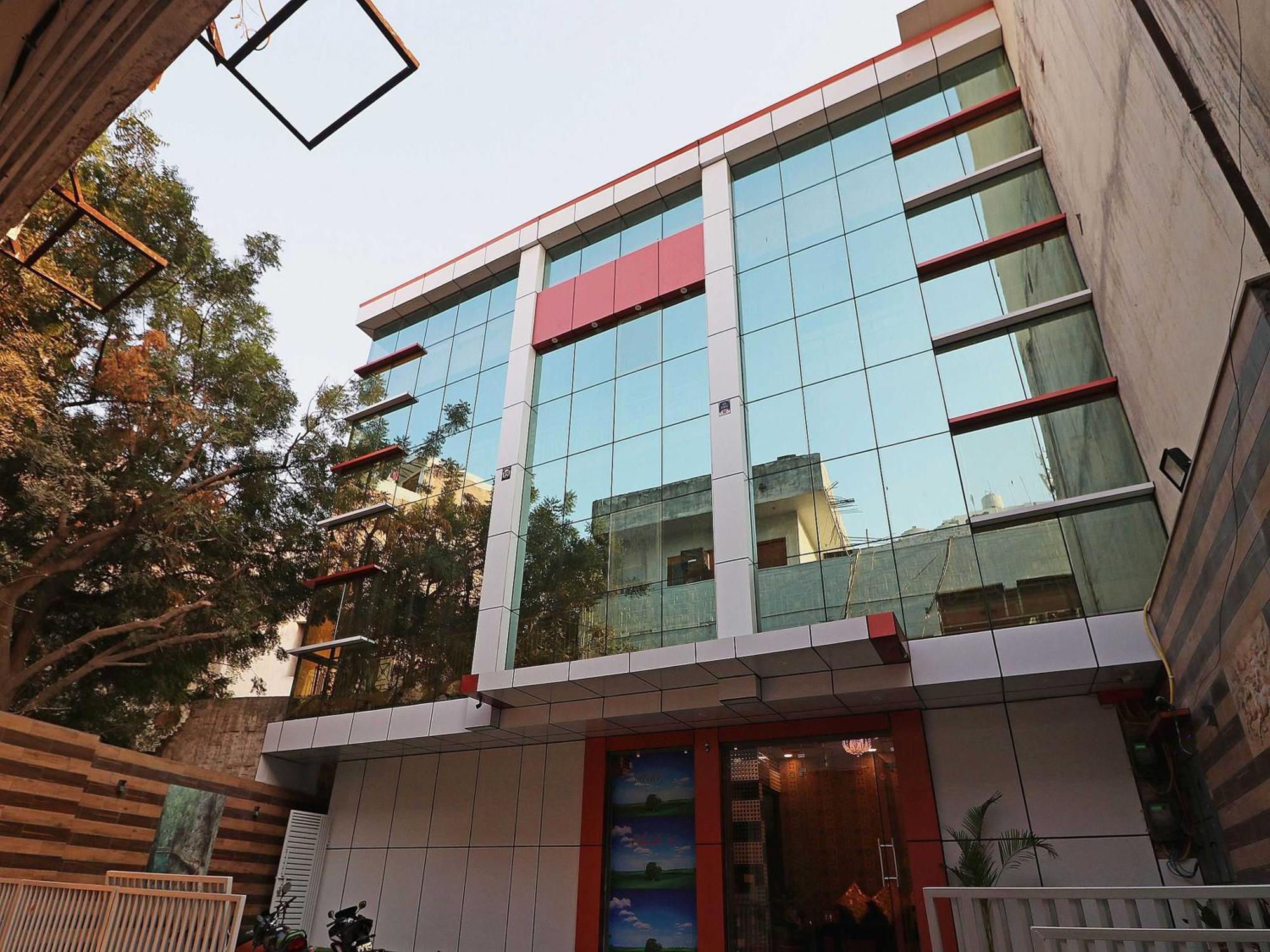 Hotel O Cloud New Delhi Bagian luar foto