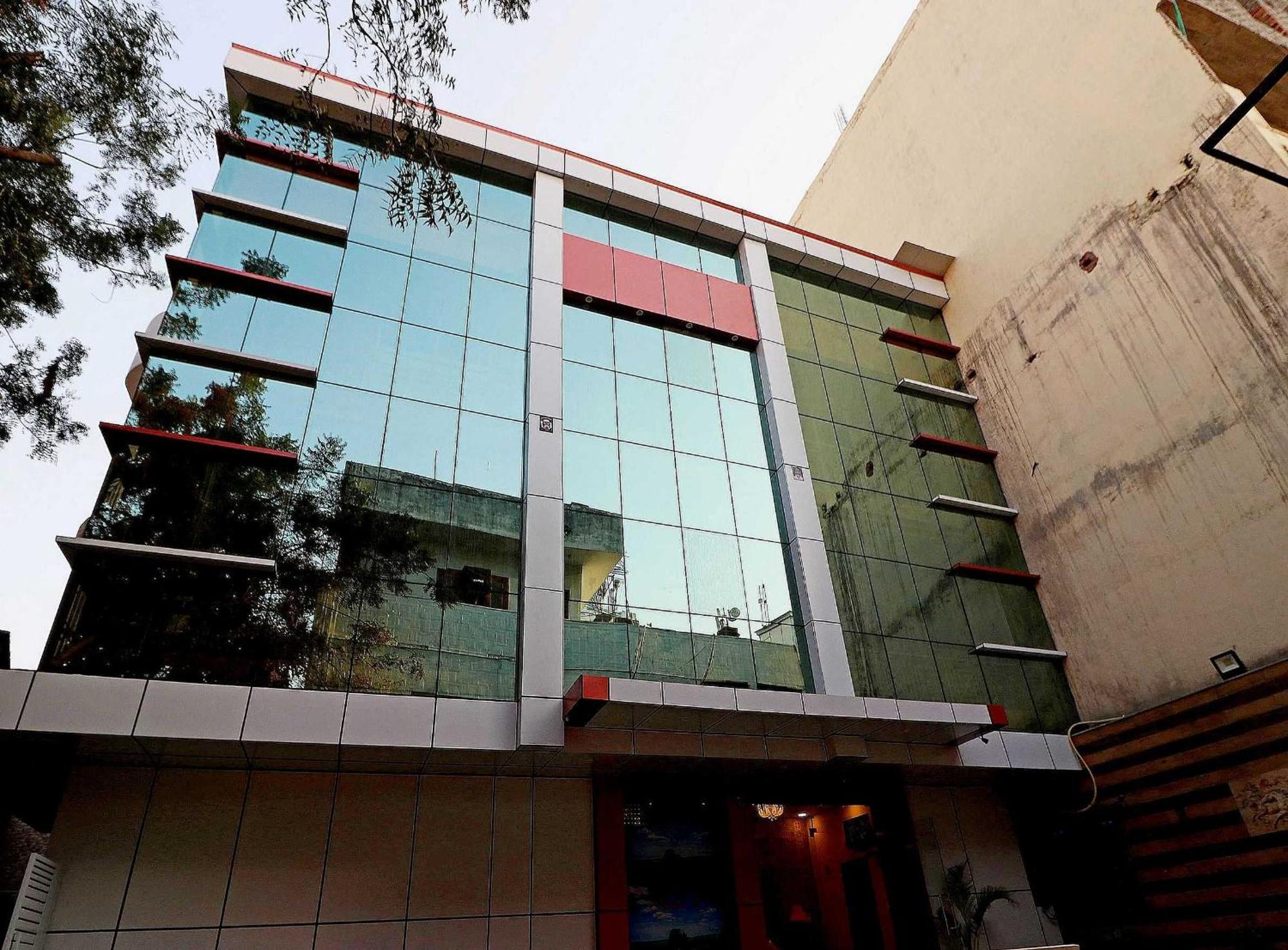 Hotel O Cloud New Delhi Bagian luar foto