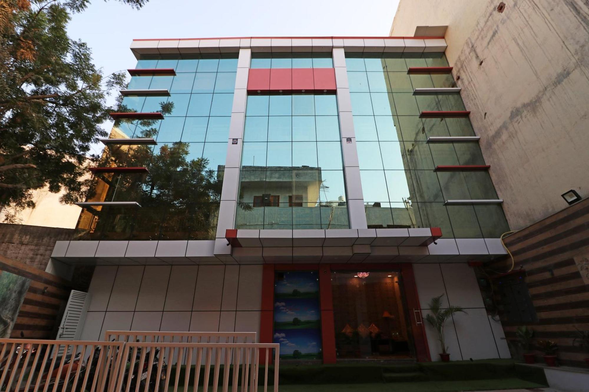 Hotel O Cloud New Delhi Bagian luar foto